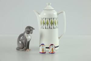 FIGURIN, katt, Bing Gröndahl, STRÖARE, ett par, Arabia samt KAFFEKANNA, Curtis, Rörstrand