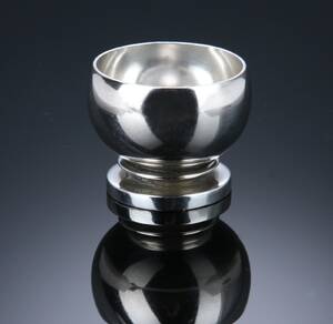 Harald Nielsen for Georg Jensen. `Pyramide´ æggebæger