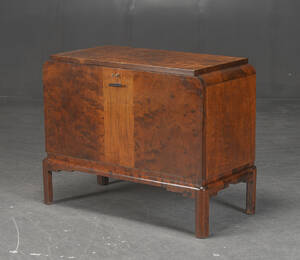 Art Deco barskab af birk
