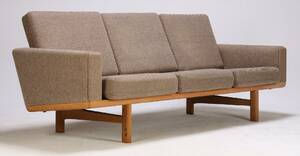 Hans J. Wegner 1914-2007 Tre-pers. sofa af egetræ, model GE-236