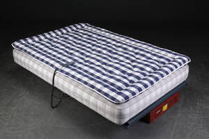 Auping. Elevationsseng med Hästens madras