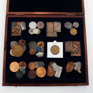 MYNT OCH MEDALJER Svenska och utländska