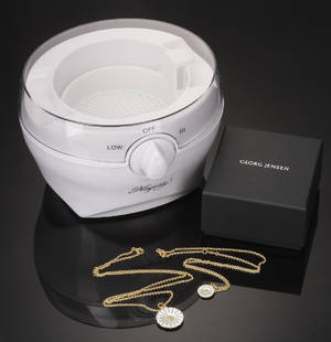 Georg Jensen. Daisy halssmykker. Hagerty smykkerensemaskine 3