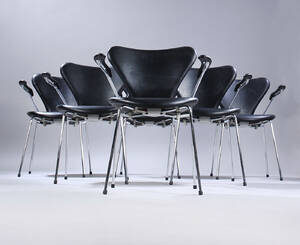 Arne Jacobsen. Et sæt på seks armstole Syveren, model 3207, sort anilin læder. 6