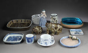 Royal Copenhagen, Bing Grøndahl, Kähler m.fl. En samling keramik og porcelæn 24