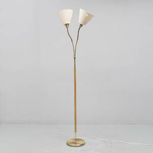 Golvlampa, AH Belysning