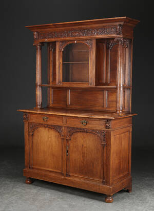Buffet vitrine af eg, 1900-tallets begyndelse