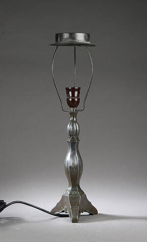 Just Andersen. Bordlampe af patineret discometal, , model D01