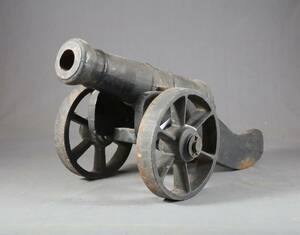 KANON, STAFSJÖ BRUK, 1900-TAL, ELDRÖR OCH LAVETT AV GJUTJÄRN, MED INSKRIPTION, TOTAL LÄ 53 CM