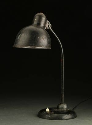Christian Dell. Kaiser bordlampe, model 6556, sort
