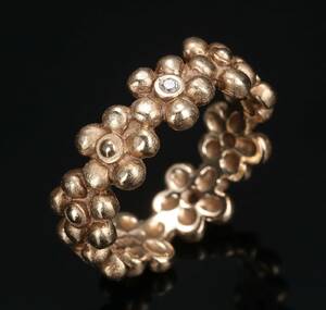 Ole Lyngggaard. Hyldeblomst ring af 14 kt guld