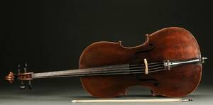 Cello med bue. 2