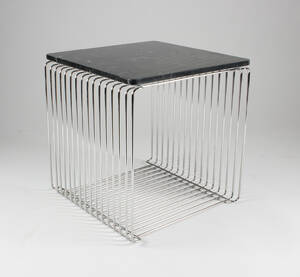 Verner Panton. Wire Cubes i farven Chrome med marmorplade.