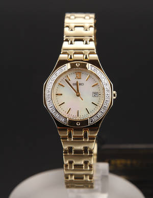 Seiko Classic Lady damearmbåndsur med diamanter