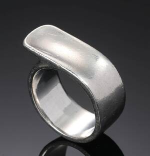 Nanna Ditzel for Georg Jensen. Ring af Sterlingsølv dessin nr. 227