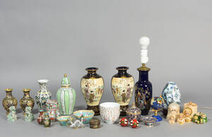 Samling orientalsk cloisonné, porcelæn, m.m. ca. 26 dele
