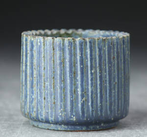 Arne Bang. Lille vase af stentøj, nr. 128