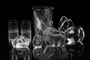 PARTI med figurin, Orrefors, glasblock, Målerås, grogglas, Iittala, figurin och vas