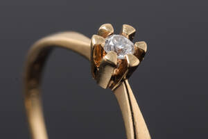 Aagaard Kranz Ziegler, solitairering med brillant på ca. 0.10 ct