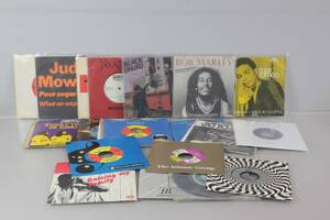 VINYLSKIVOR, 23 st, singlar, mest Reggae, bl.a. Max Romeo, Bob Marley, Black Uhuru