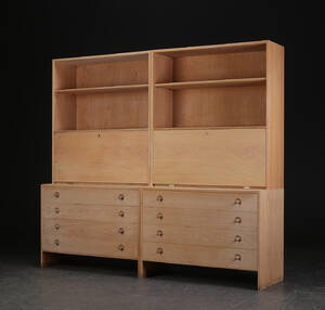 Hans J. Wegner. Reolsystem, Ry Møbelfabrik 4
