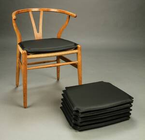 Hyndesæt til Hans J. Wegners Y- stol, sort bøffellæder 6