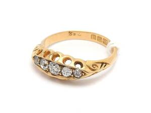 Ring med diamanter