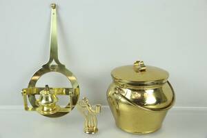 VÄGGLAMPA, Klenodhuset, ljusstake samt bulkruka, Skultuna 1607