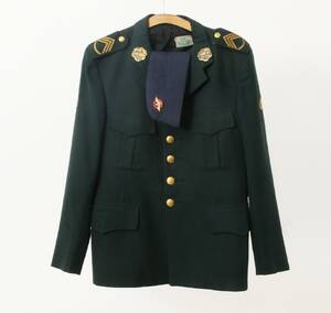 Militärrock med mössa