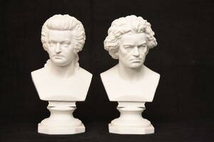Byster, 1 par, parian, 1800-tal, Mozart Beethoven