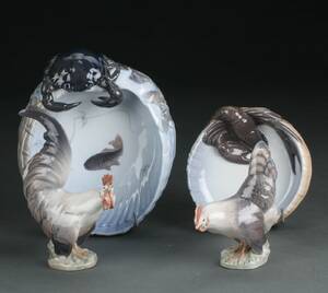 Royal Copenhagen. To figurer samt to askebægere 4