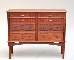 Dansk Møbelsnedker. Kommode i massiv teak. 1960erne
