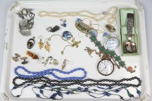 PARTI med colliérer, örhängen, armband, fickur, manschettknappar, bl.a. silver