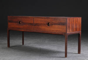 Kai Kristiansen. Dobbeltkommode af palisander, model 394