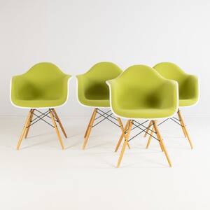 CHARLES OCH RAY EAMES, 4 st karmstolar, Eames plastic chair DAW, Vitra