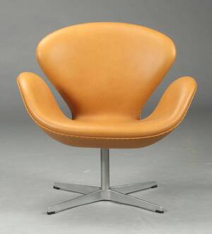 Arne Jacobsen. Svane. Lænestol, cognacfarvet anilin