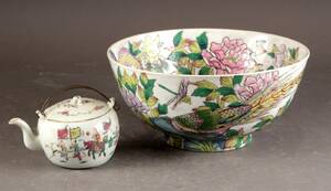 Kinesisk tepotte samt japansk skål af porcelæn 2