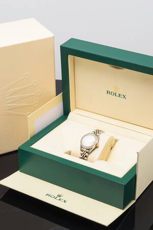 Rolex Lady Oyster Perpetual Datejust, damearmbåndsur af 18 kt. guld stål m diamanter i Rolex æske