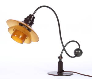 Poul Henningsen. PH-22 Klaverlampen med ravfarvet glas fra 1940erne