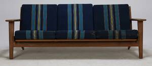 Hans J. Wegner 1914-2007 Tre-pers. sofa, model GE2903