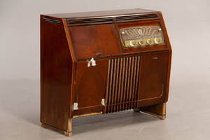 Bang Olufsen. Radio radioskab, model Jet 511 RG