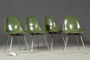 Charles Ray Eames für Herman Miller, vier Side Chairs 4