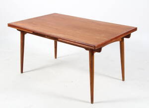 Hans J. Wegner. Spisebord med hollandsk udtræk, model AT-312 i teakeg