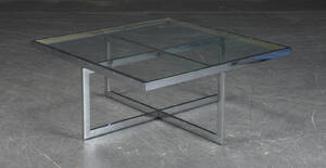 Glasbord med stel af metal