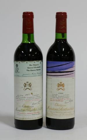 2 fl. Château Mouton Rothchild, Pauillac, hhv. 1977 og 1980. 2