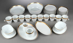 Lyngby Porcelæn. Kaffestel med guldkant model Trend 40