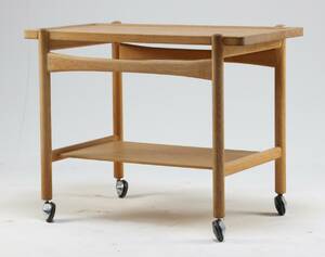 Hans J. Wegner Rullebord af eg med bakke og hylde