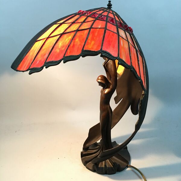 Relaxdays Tischlampe Im Jugendstil - Holzfuß, Weißer Glasschirm, E27, 43 Cm Hoch (weiß/braun)