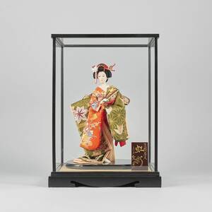 Docka i glasmonter, Geisha
