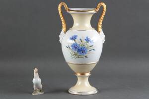 BG. Porcelænsfigur samt 1800-tals prydvase 2